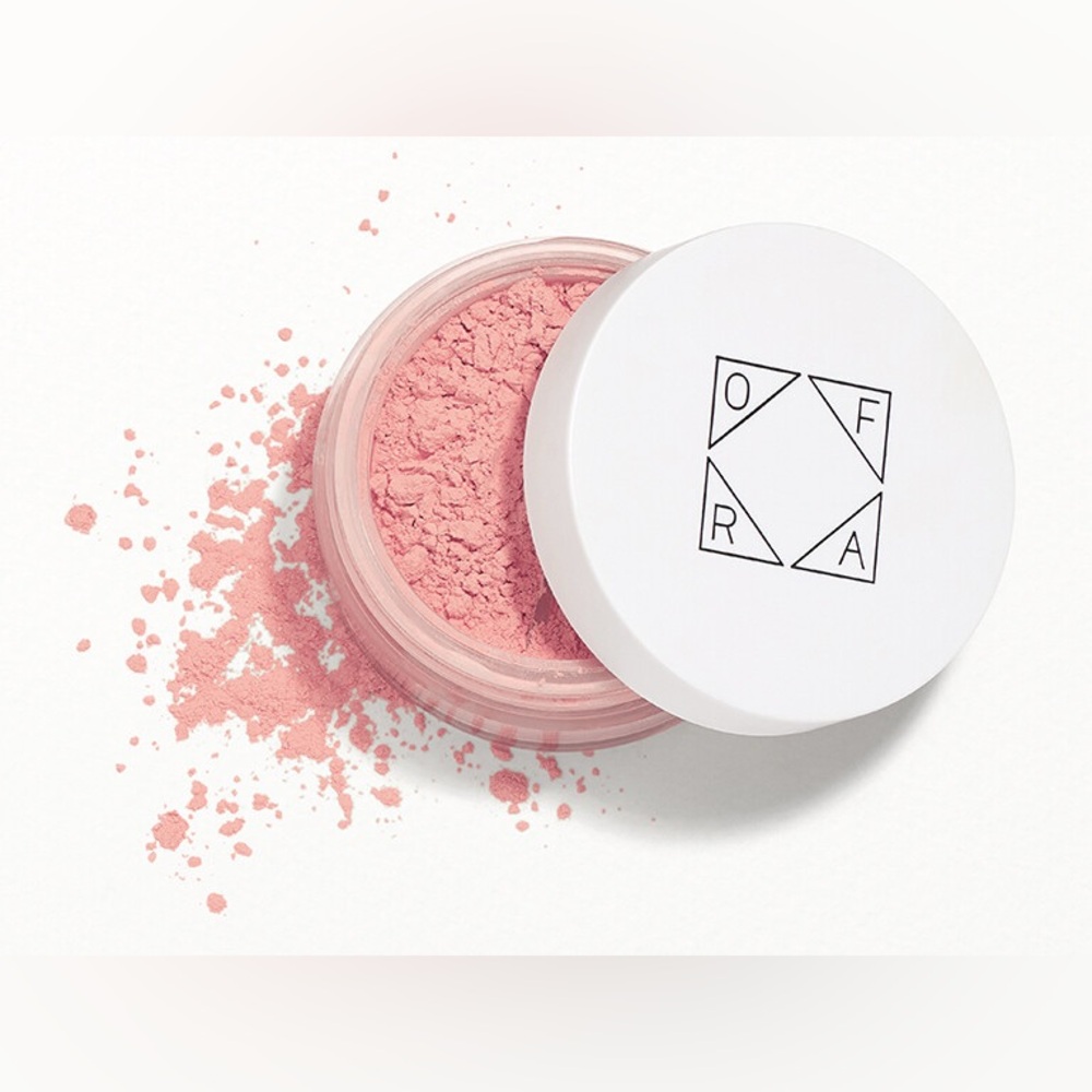 OFRA Airbrush Setting Powder in Brightening Strawberry